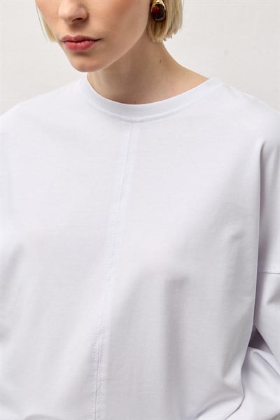 Beyaz Dikiş Detaylı Bisiklet Yaka Basic T-Shirt