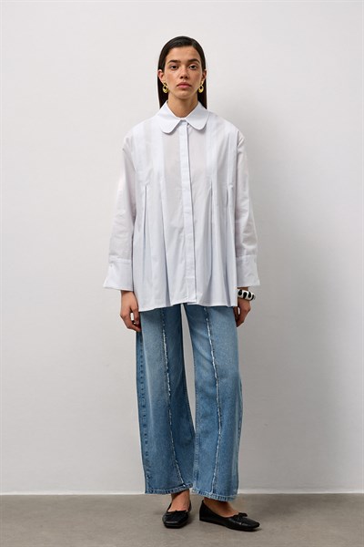 Beyaz Geniş Manşetli Pileli A Form Gömlek