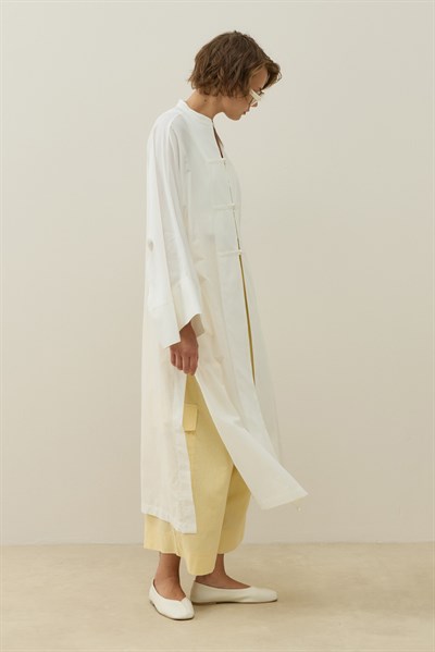 Beyaz Hakim Yaka Uzun Vual Kimono