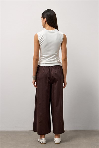 Beyaz Kolsuz Bisiklet Yaka Bluz