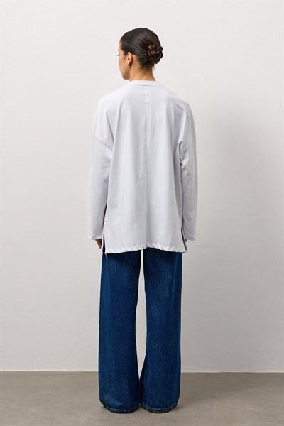 Beyaz Oversize Kesim Uzun Kollu Basic T-Shirt