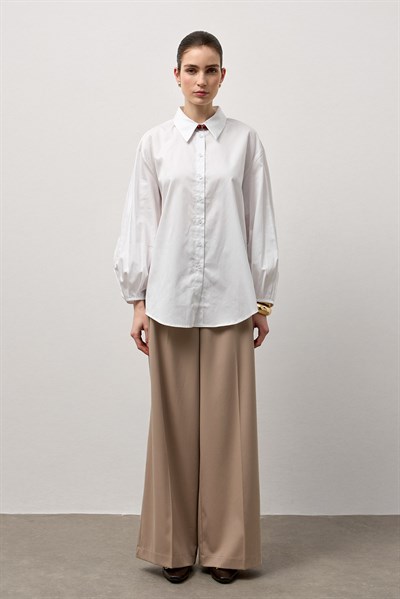 Beyaz Pamuklu Balon Kol Detaylı Relaxed Fit Gömlek