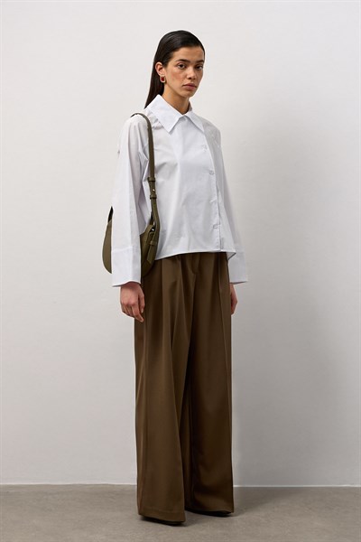 Beyaz Yandan Düğmeli A Form Gömlek