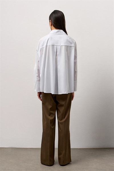 Beyaz Yandan Düğmeli A Form Gömlek