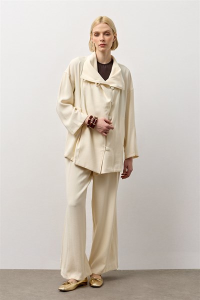 Ekru Kaplama Düğmeli Salaş Ceket