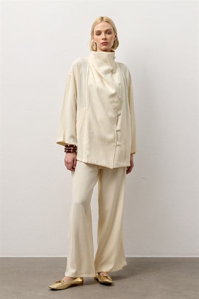 Ekru Kaplama Düğmeli Salaş Ceket