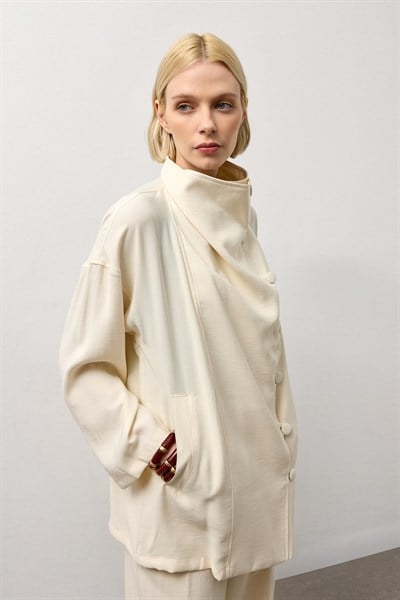 Ekru Kaplama Düğmeli Salaş Ceket