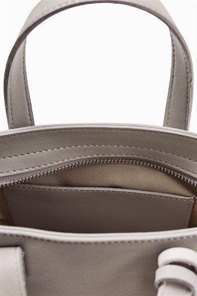 Gri Püskül Detaylı Mini Tote Çanta