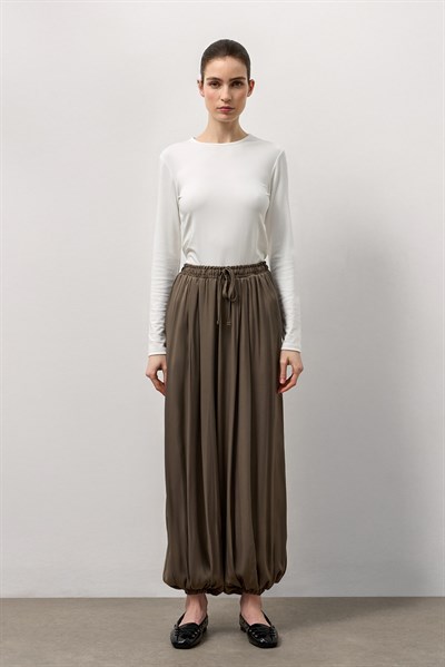 Haki Paçası Lastikli Dökümlü Kumaş Pantolon