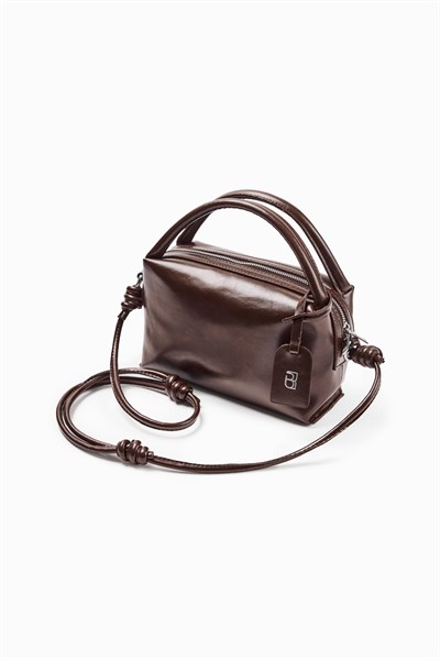 Kahverengi Minimal Logolu Mini Çanta