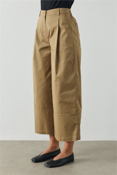 Koyu Camel Kesik Dikiş Detaylı Geniş Paça Gabardin Pantolon