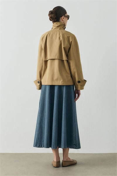 Koyu Camel Kutu Form Crop Gabardin Trenç