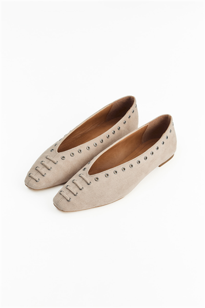 Krem Süet Sivri Burun Babet