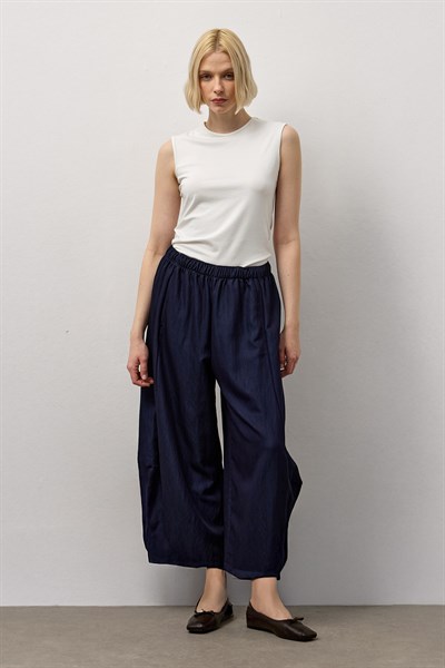 Lacivert Dökümlü Şalvar Paça Pantolon