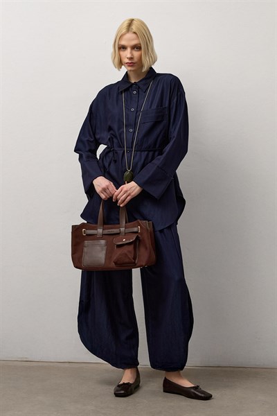 Lacivert Kuşak Detaylı Gömlek