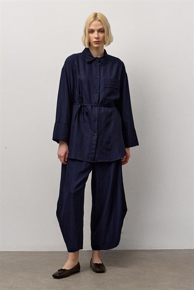 Lacivert Kuşak Detaylı Gömlek