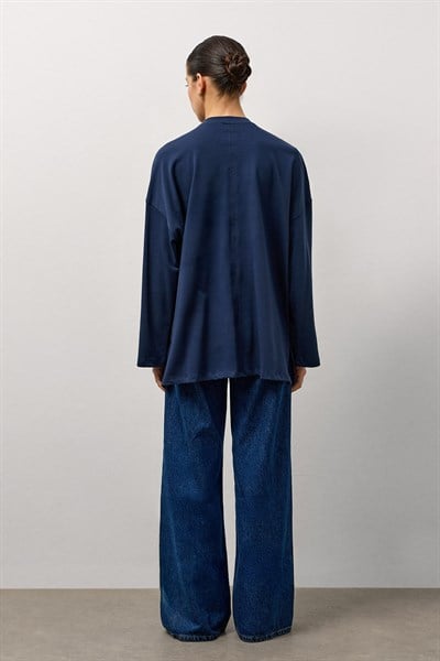 Lacivert Oversize Kesim Uzun Kollu Basic T-Shirt