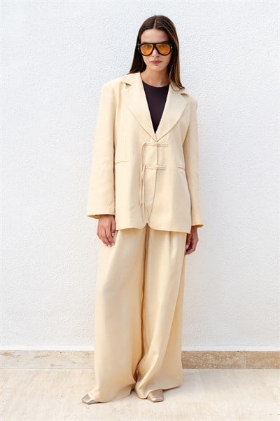 Sarı Çift Bağlama Detaylı Blazer Takım