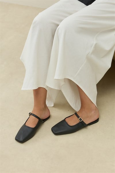 Siyah Bel Formlu Minimal Bluz