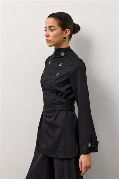 Siyah Belden Bağlamalı Kruvaze Düğmeli Gömlek