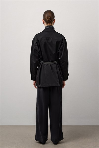 Siyah Cep Detaylı Kemerli Ceket