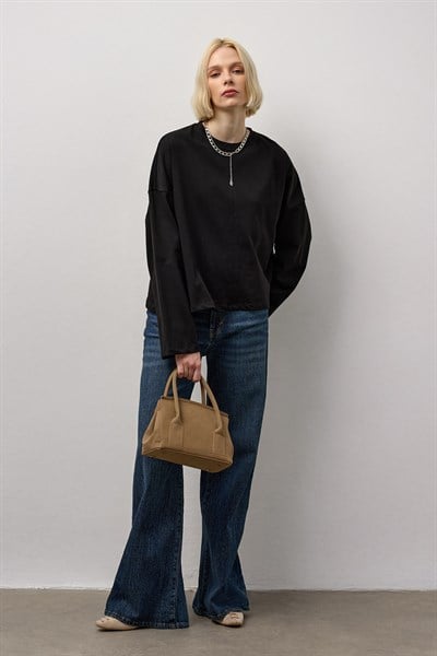 Siyah Dikiş Detaylı Bisiklet Yaka Basic T-Shirt