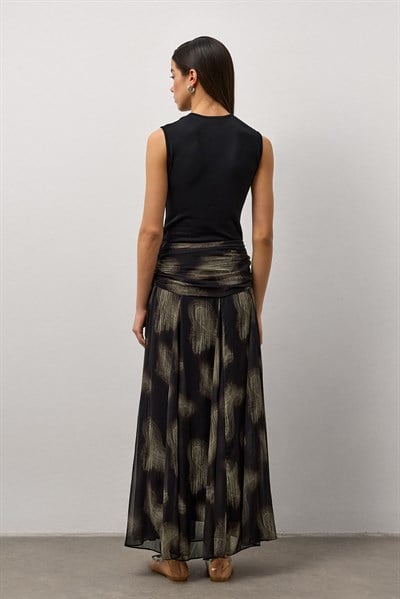 Siyah Drapeli Desenli Etek