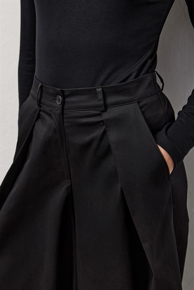 Siyah Geniş Paça Etek Pantolon