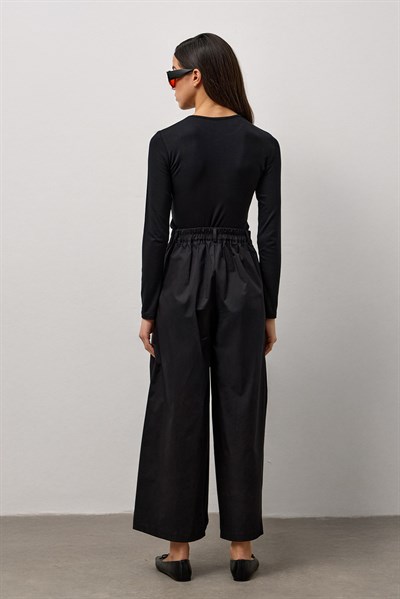 Siyah Geniş Paça Etek Pantolon