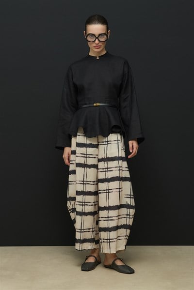 Siyah Hakim Yaka Peplum Keten Bluz