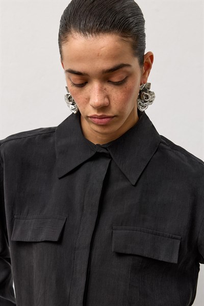 Siyah Kapak Cepli Düğmeli Gömlek Ceket