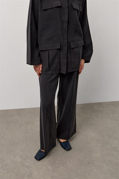 Siyah Kapak Cepli Düğmeli Gömlek Ceket