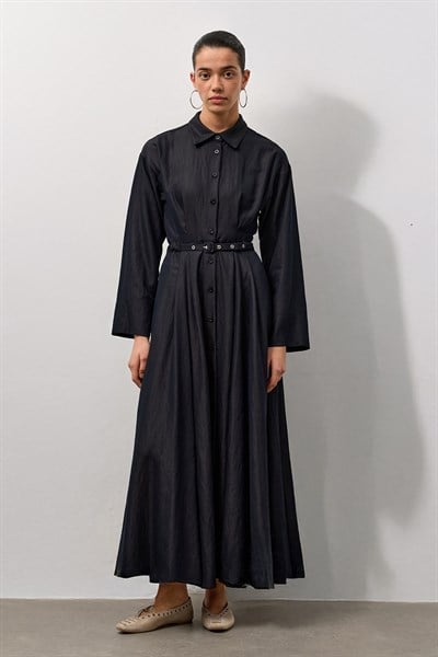 Siyah Kemerli Boydan Düğmeli Elbise