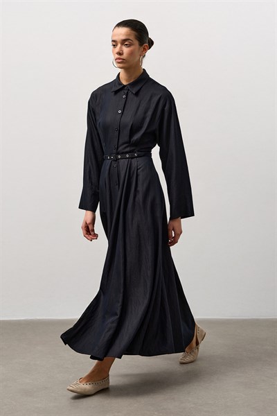 Siyah Kemerli Boydan Düğmeli Elbise