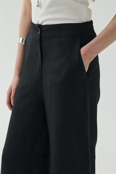Siyah Kesik Detaylı Crop Keten Pantolon