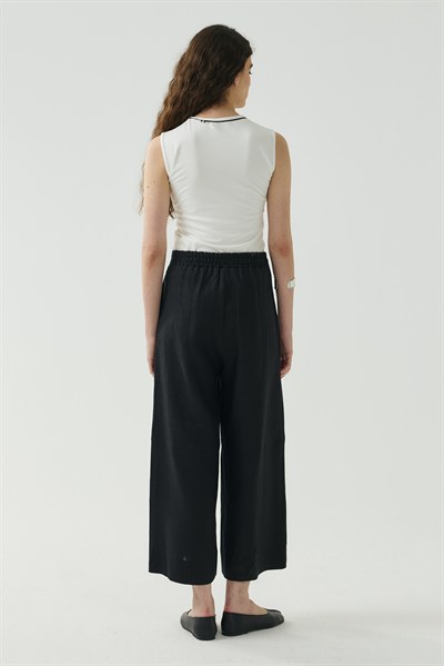 Siyah Kesik Detaylı Crop Keten Pantolon