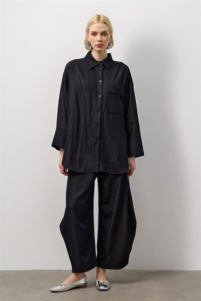 Siyah Kuşak Detaylı Gömlek