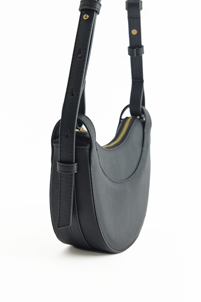 Siyah Deri Çapraz Çanta