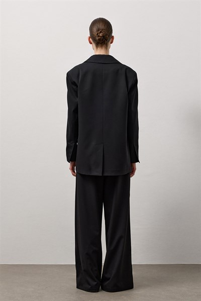 Siyah Punto Dikiş Detaylı Ceket