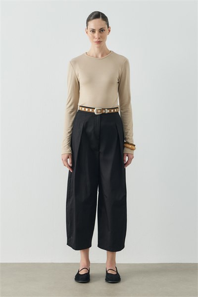 Siyah Pile Detaylı Crop Boy Gabardin Pantolon