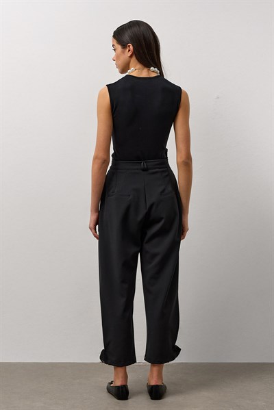 Siyah Pile Detaylı Rahat Kesim Duble Paça Pantolon