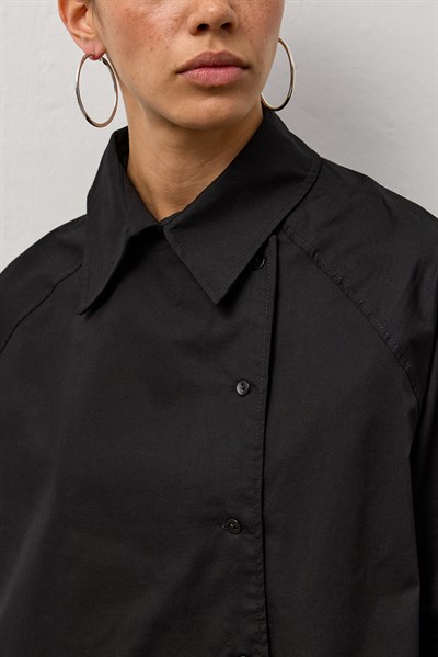 Siyah Yandan Düğmeli A Form Gömlek