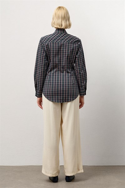 Yeşil Belden Oturmalı Ekose Gömlek