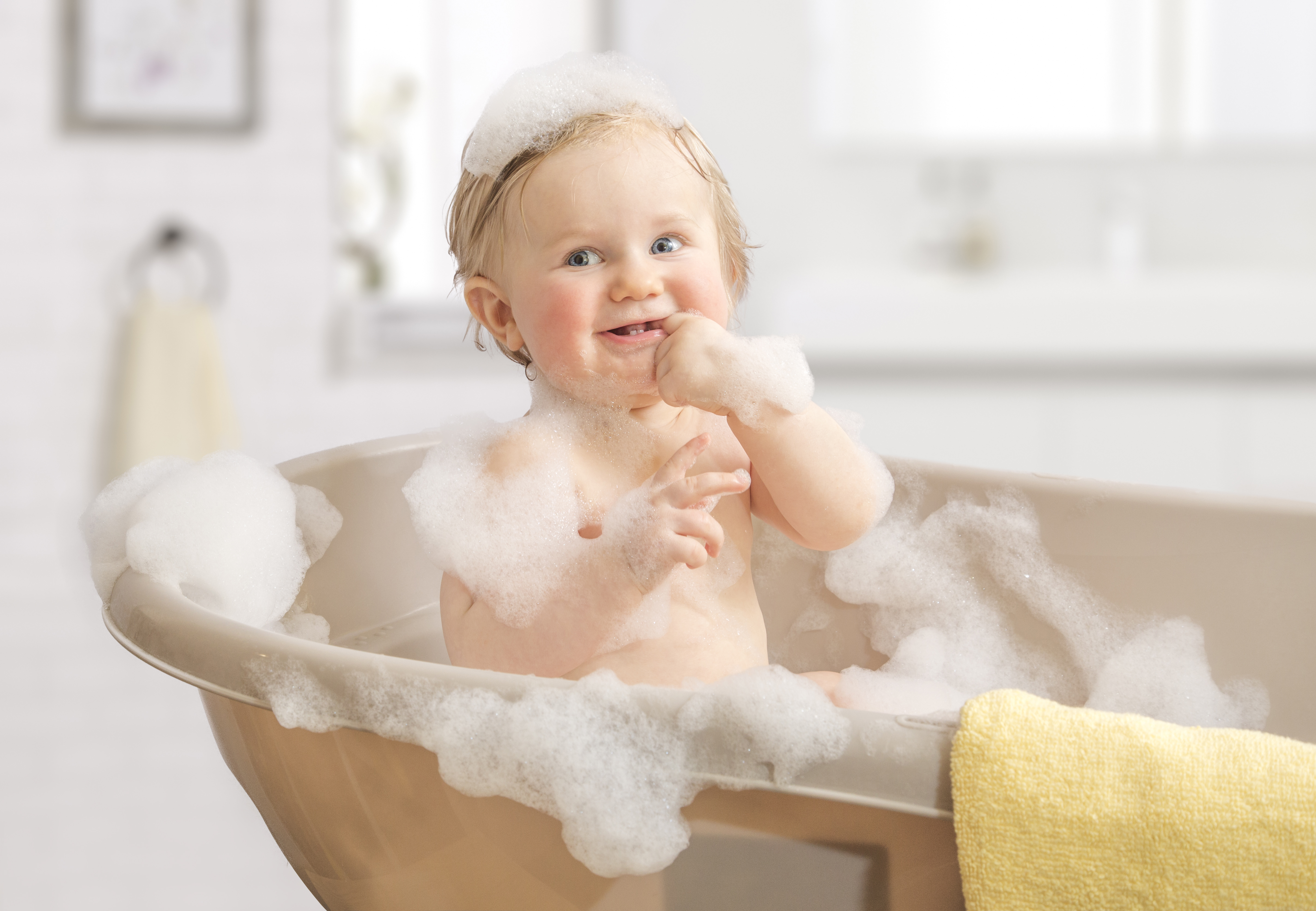 Yenidoğan bebeğin ilk banyosu ve güvenli banyo süreci