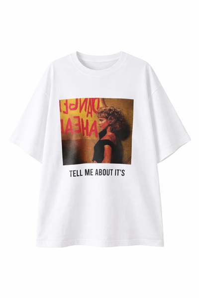 Grease Baskılı Beyaz Oversize Kadın Tişört – Arkası Yazılı Vintage T-Shirt