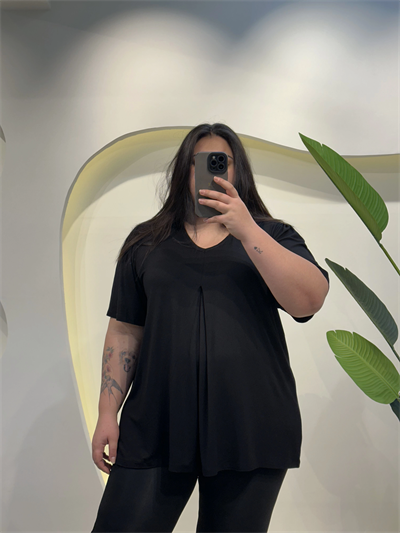 V Yaka Pileli Esnek Penye Bluz - Siyah