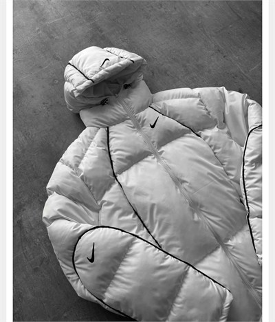 Beyaz Biyeli Nike Mont