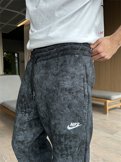 Siyah Yıkama Yazı Nike Eşofman