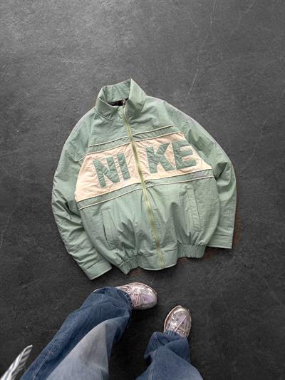 Yeşil Dolumlu Nike Ceket