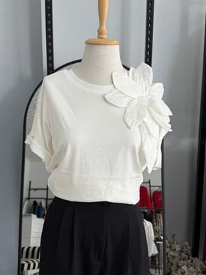Büyük Çiçekli T-Shirt EKRU